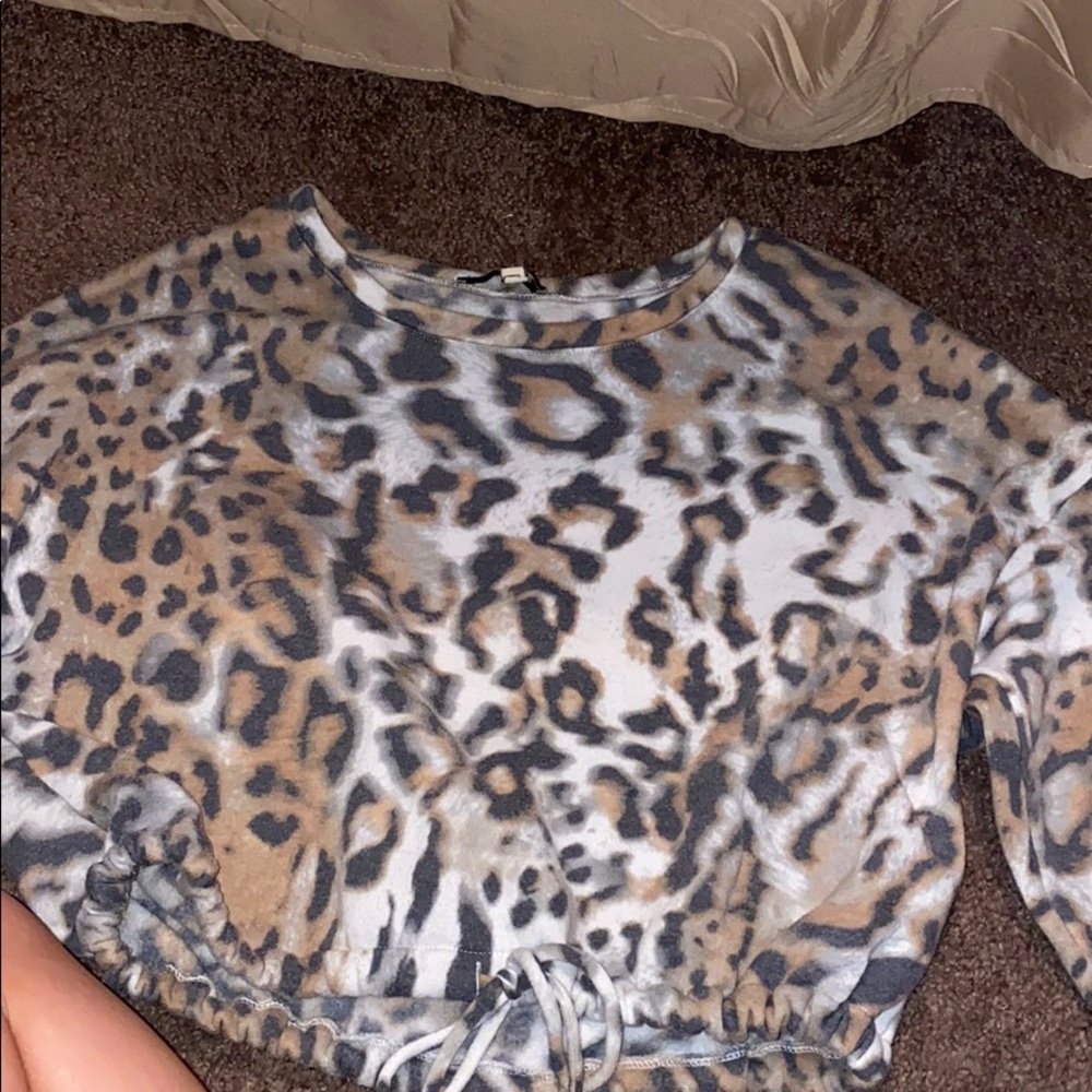 Cheetah cropped long sleeve
